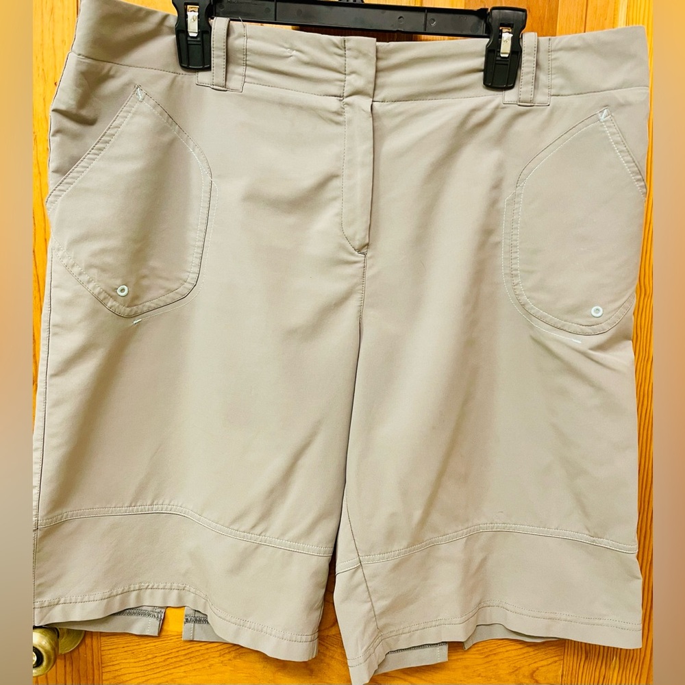 Women’s “Tail Tech” Gray Bermuda Shorts